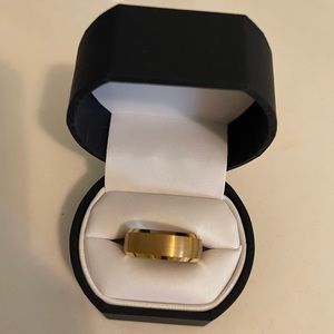 Men’s Gold Wedding Band